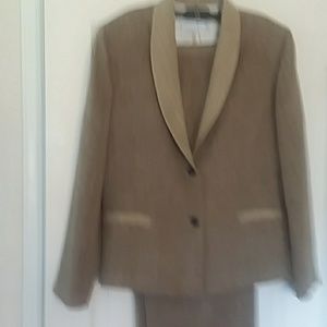 Spring Garfield Marks three piece suit, size 14